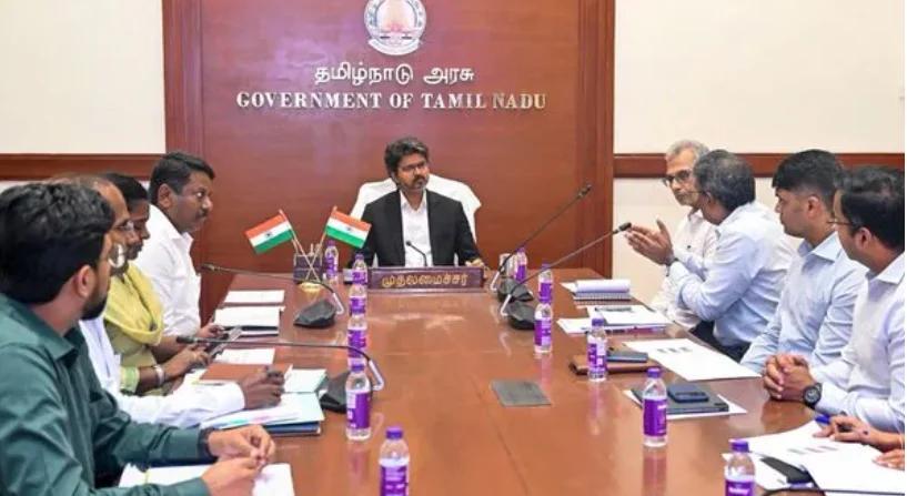 తమిళనాడు కేబినెట్ శాఖల కేటాయింపు.. హోం, పబ్లిక్ అడ్మినిస్ట్రేషన్ శాఖలు తన వద్దే ఉంచుకున్న విజయ్