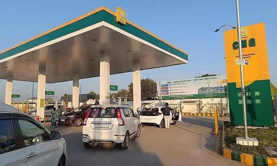 వాహనదారులకు బిగ్ షాక్...మరోసారి పెరిగిన  CNG ధరలు