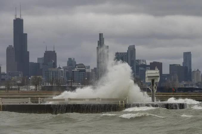 Tornado Warning Issued for Chicago Area