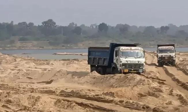 Telangana Cracks Down on Sand Overloading With ₹2,000 Fine, Portal Blacklist for Repeat Offenders
