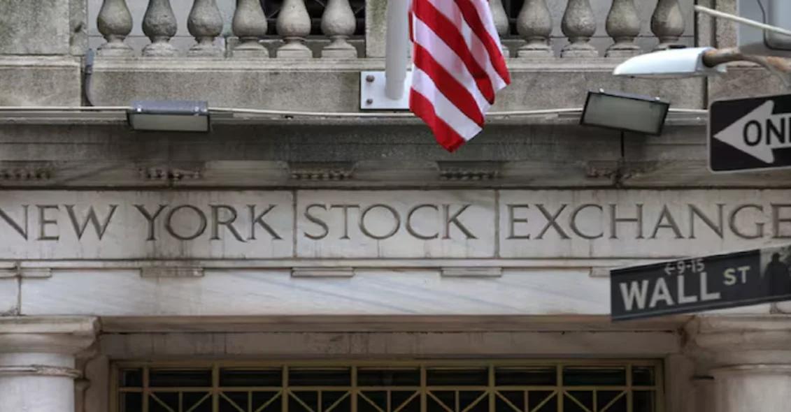 Wall Street Futures Point to Weak Opening as Oil Surges Past $100