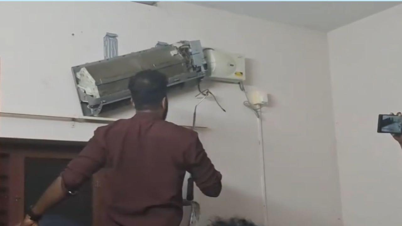 Viral Video: ఏసీ ఆన్‌చేయగానే అదోరకం శబ్ధాలు.. టెక్నీషియన్‌ను పిలిపించి ఓపెన్ చేయించగా..