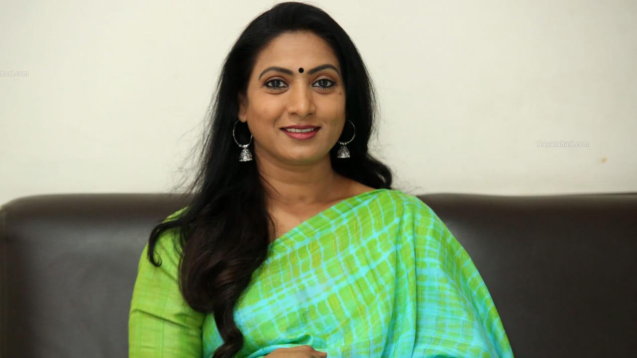 Aamani : వయసు 52 సంవత్సరాలు.. 365 రోజులు ఇదే తింటాను.. నా ఫిట్నెస్ సీక్రెట్ ఇదే.. ఆమని కామెంట్స్..