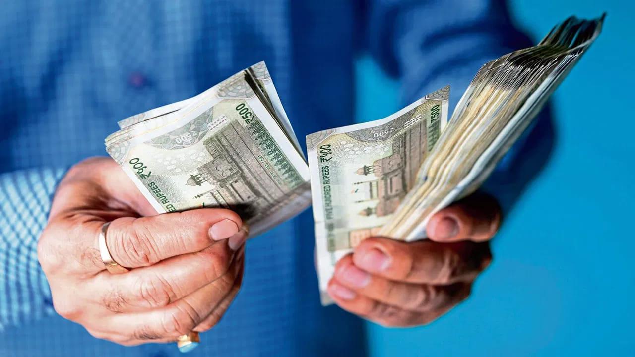 Central Government: భారీగా పెరగనున్న ఉద్యోగుల జీతాలు.. కేంద్ర ప్రభుత్వం సూపర్ న్యూస్..