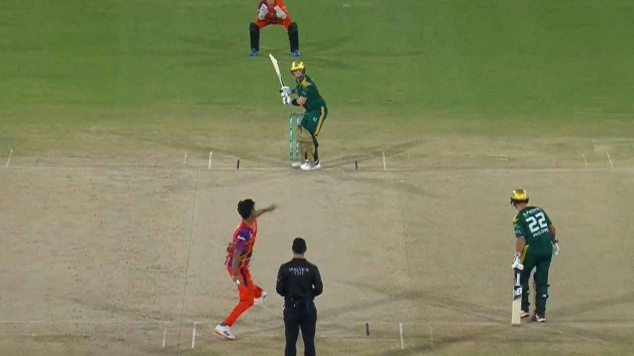 Video: 4,6,6,6.. 550 స్ట్రైక్ రేట్ తో చెలరేగిన 36 ఏళ్ల దిగ్గజం.. అచ్చం ఏబీడీని దింపేశాడుగా..