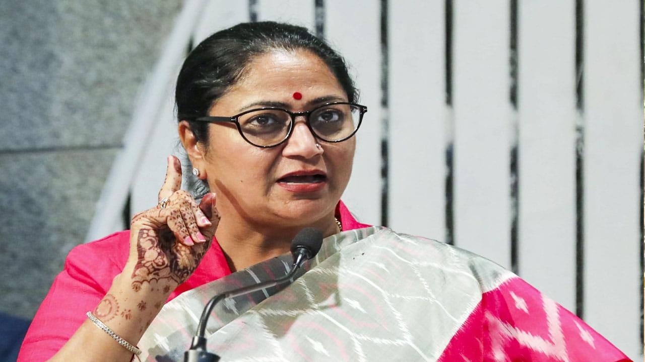 ఢిల్లీ సర్కార్ సంచలన నిర్ణయం.. ఇకపై వారానికి రెండు రోజులు ‘వర్క్ ఫ్రమ్ హోమ్’..!