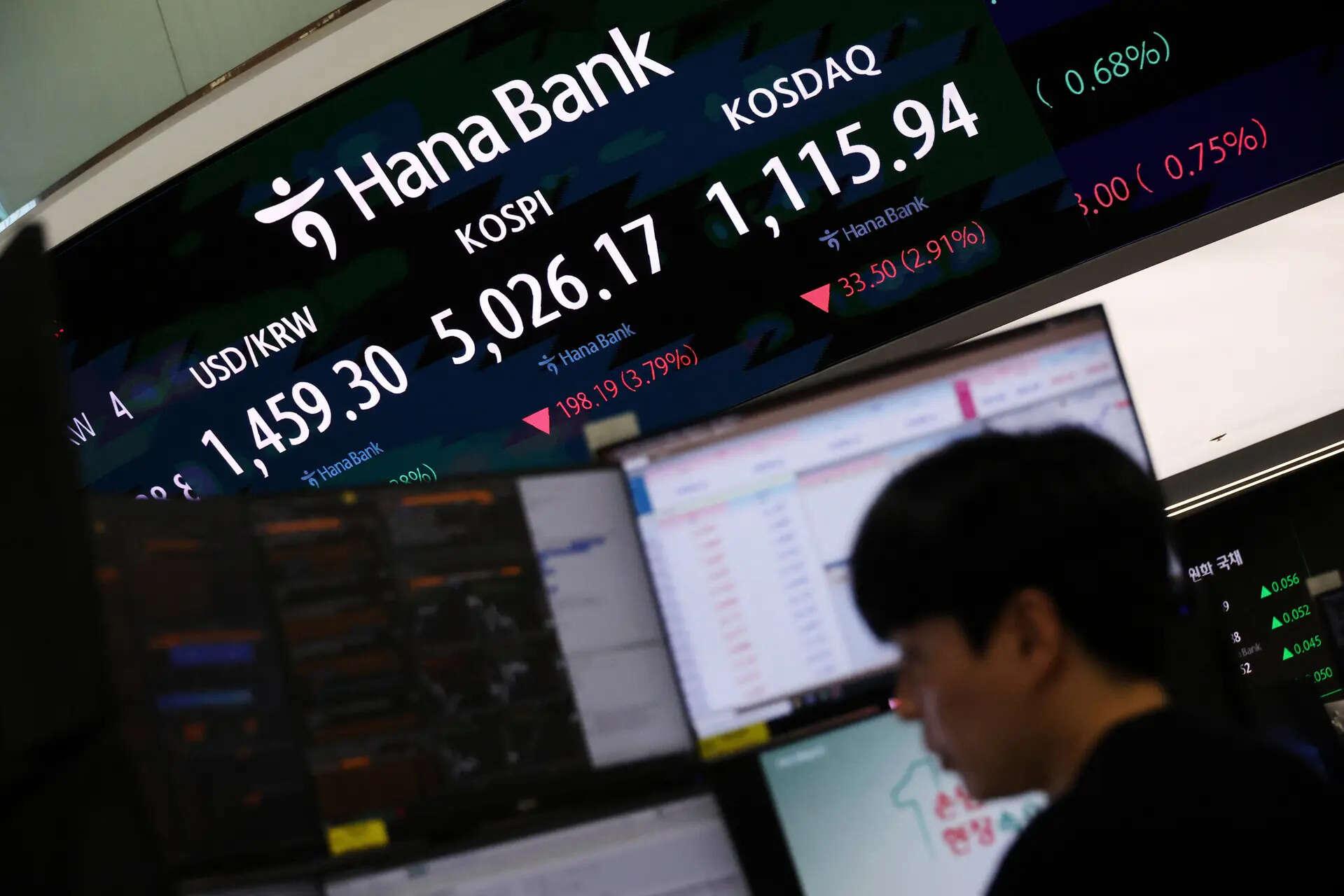 Global Markets | South Korea's KOSPI rises to record high as chipmakers surge on export boom