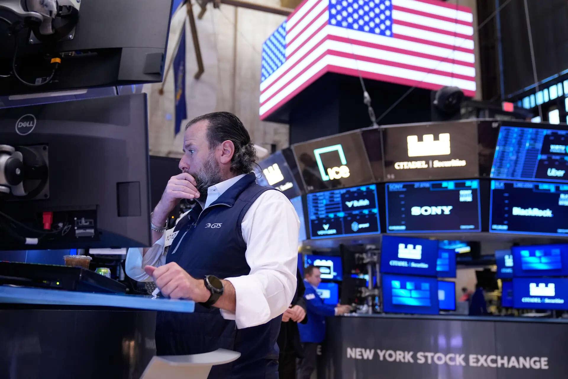 U.S. stocks tick higher, led by UnitedHealth Group, as oil prices remain relatively stable