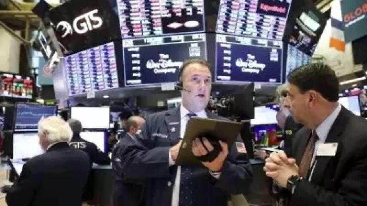 US stocks today: US markets fall as Middle East concerns offset earnings optimism