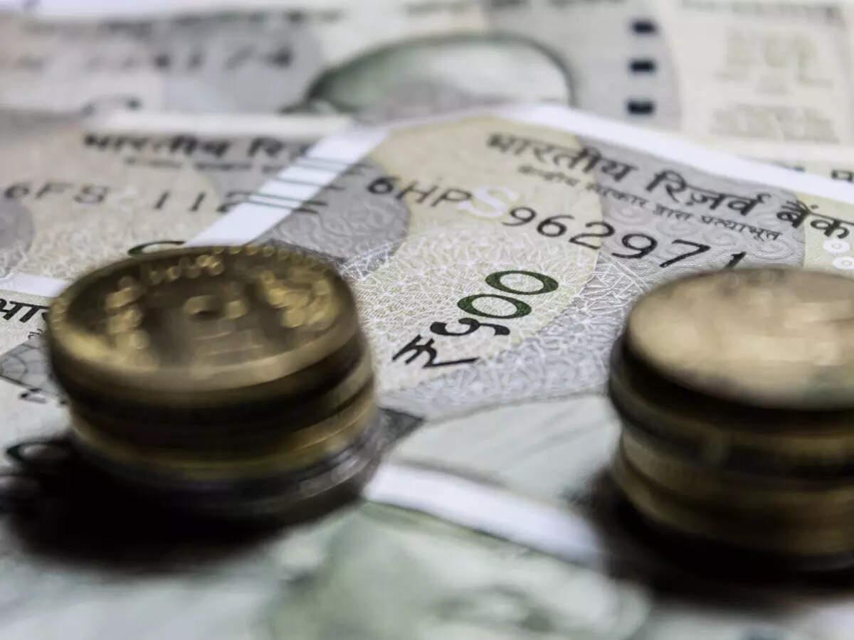 Rupee falls with oil-sensitive Asia FX, central bank likely steps in