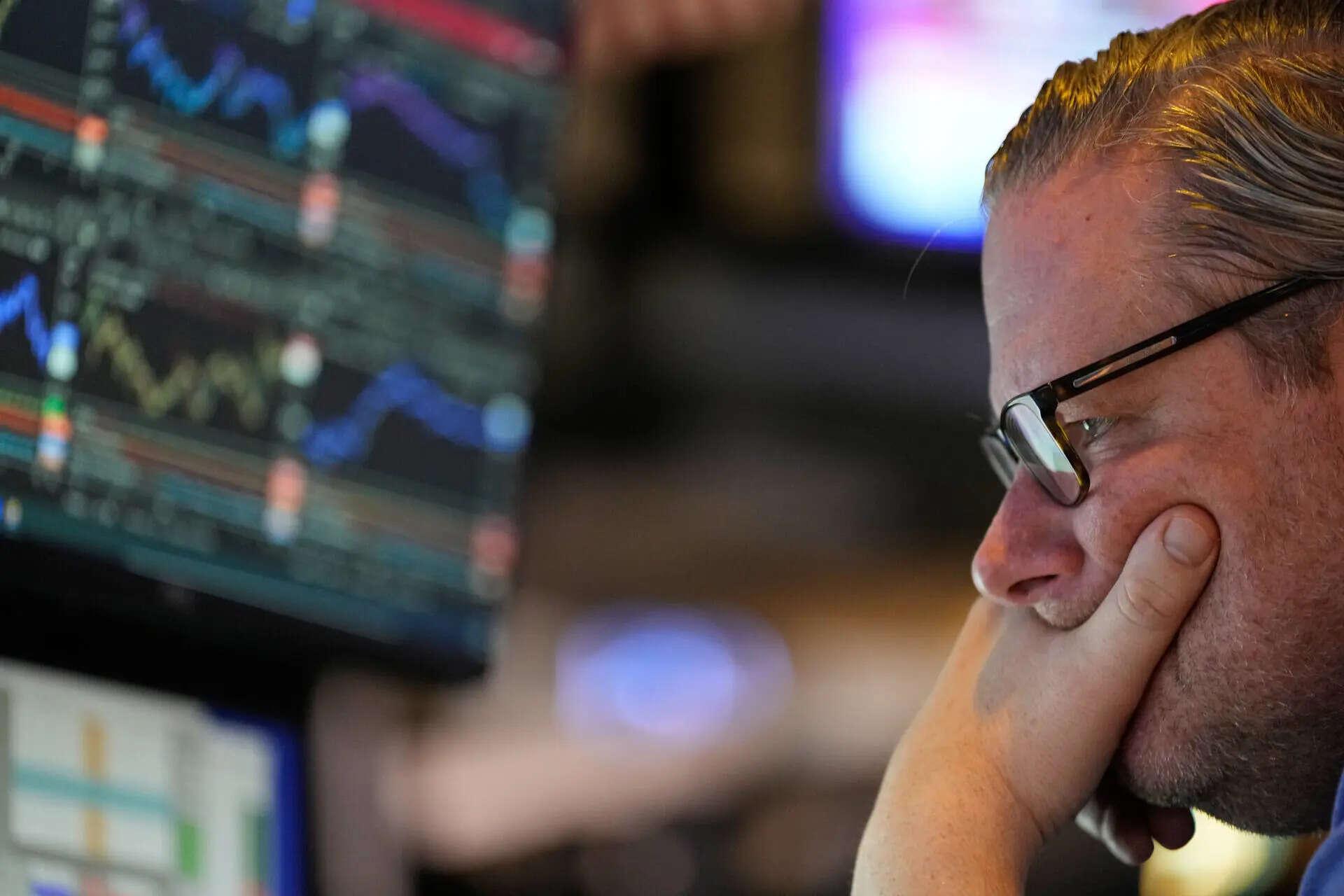 US stocks: S&P 500, Nasdaq, close slightly up in cautious start to a heavy earnings week