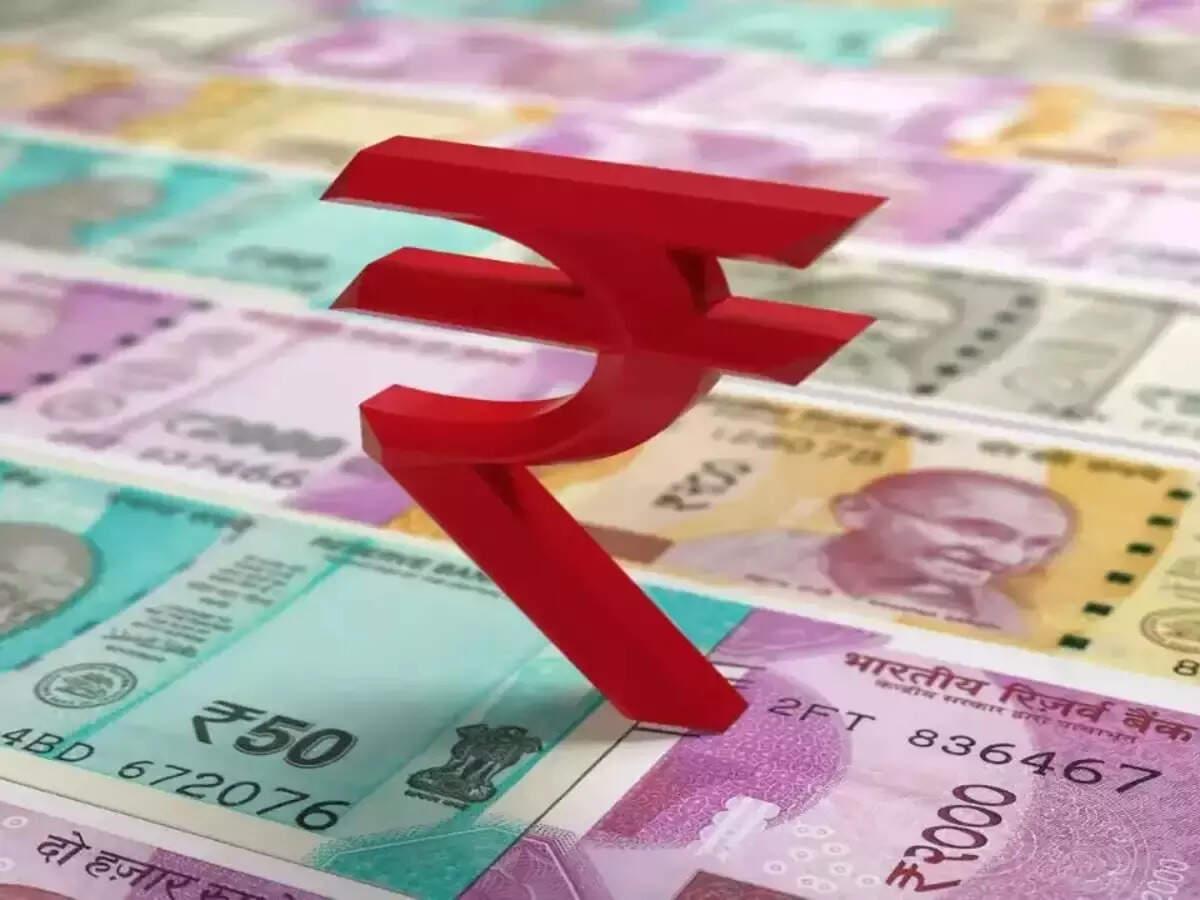Rupee sinks to fresh closing low of 95.08 against USD on NDF maturities, firm crude