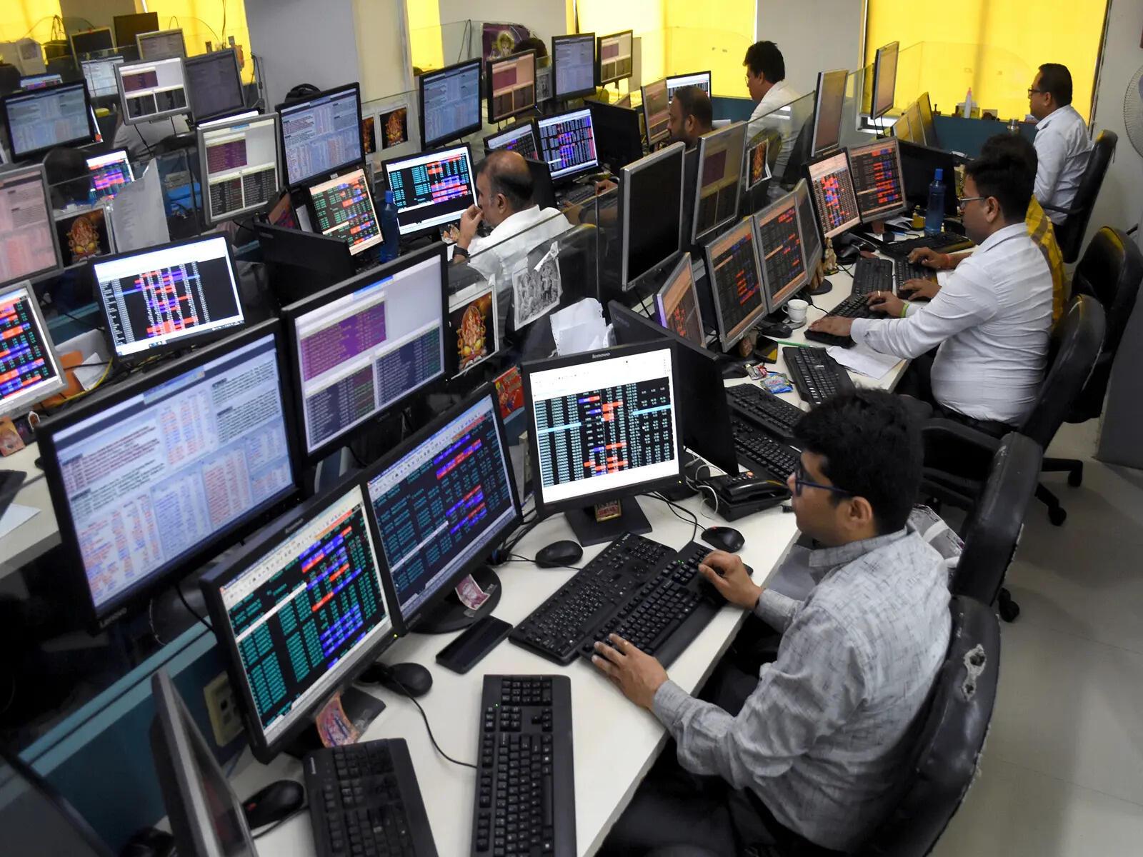 Oil-led inflation fears sap demand for Indian bonds