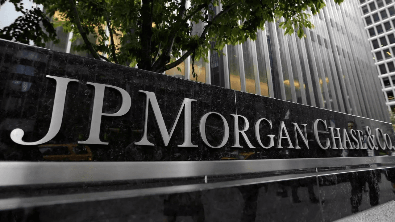 JP Morgan sees Brent staying in low $100s even if Hormuz reopens in June
