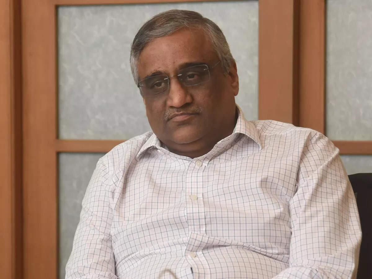 Kishore & Rakesh Biyani fined for Future Retail disclosure lapses