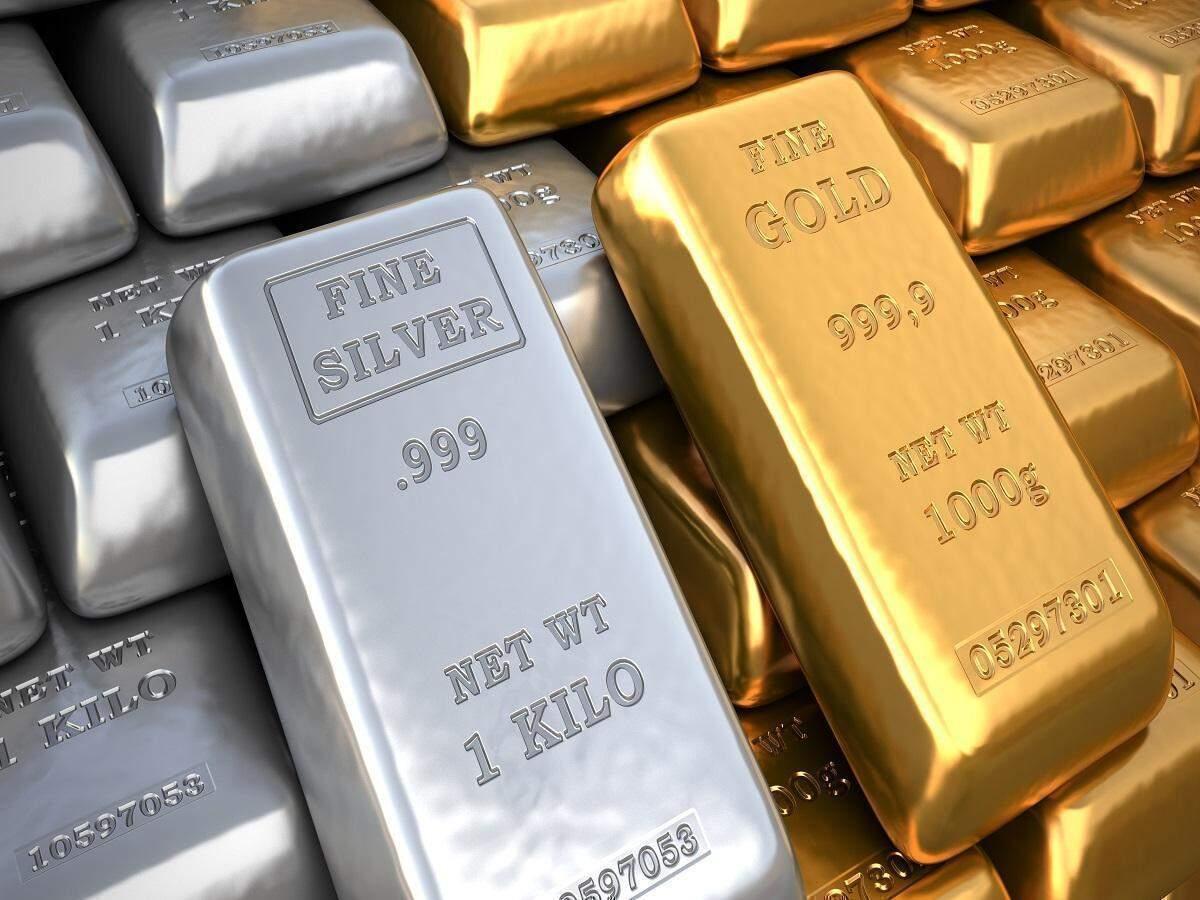 Silver tumbles Rs 11,700, gold down Rs 1,600 as Iran war tensions stoke inflation worries. All eyes on Trump-Xi meet