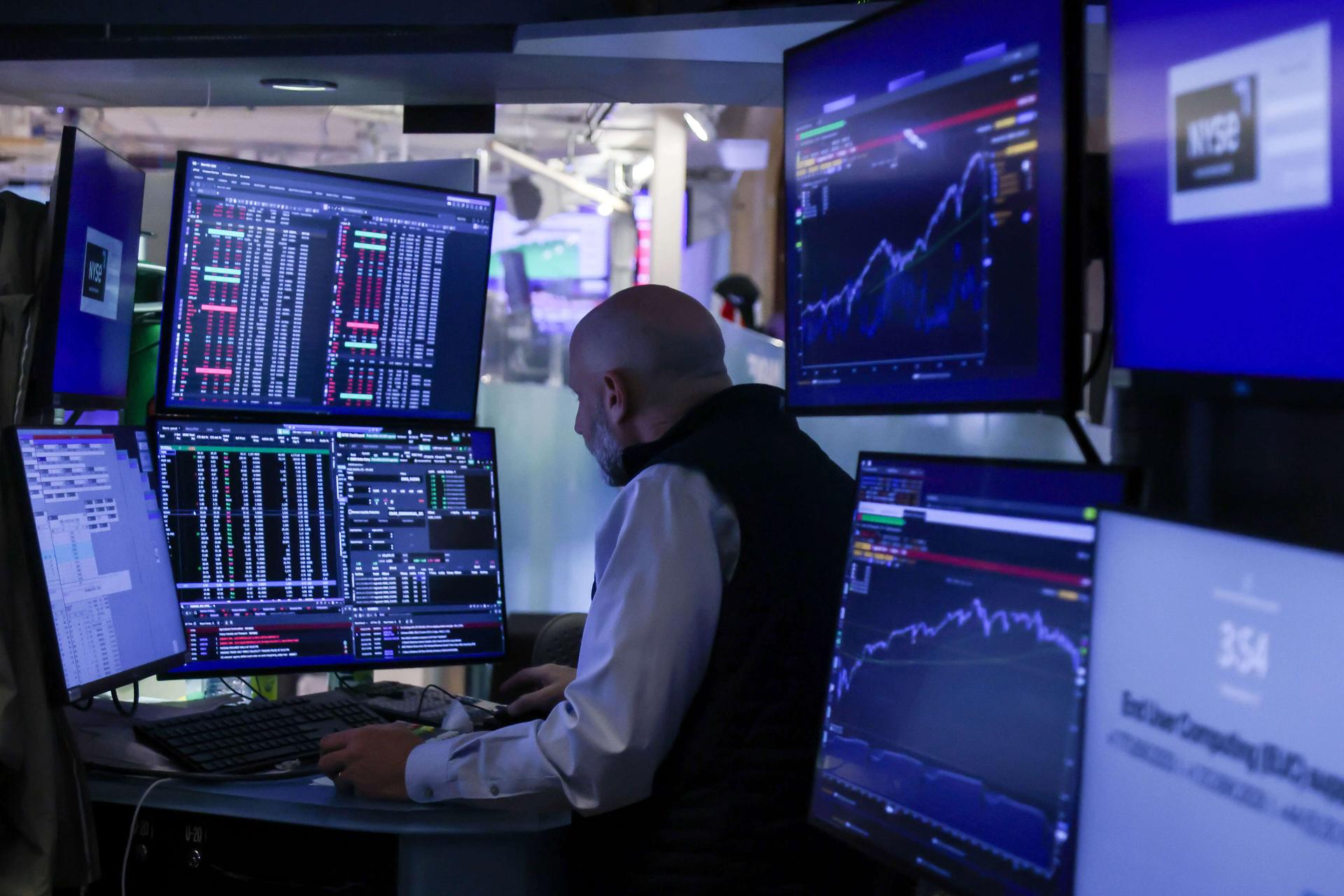 Dow Jones| Nasdaq | S&P 500 | US Stock Market Today | Live: US stock futures mixed ahead of SK Hynix listing; Middle East in focus