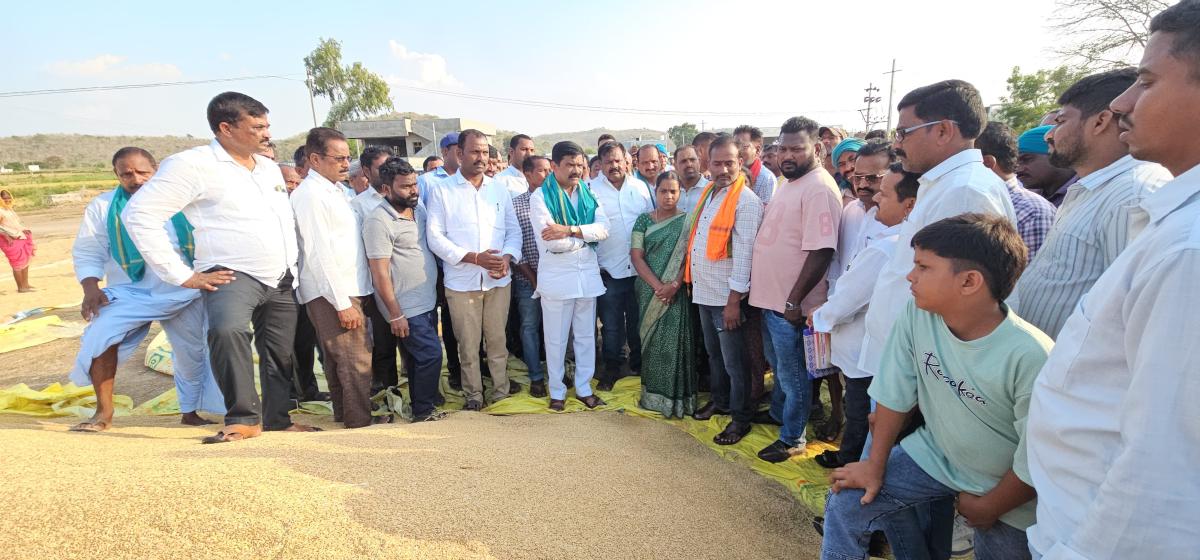 రైతు కంట కన్నీరు పెట్టిస్తున్న కాంగ్రెస్ ప్రభుత్వం