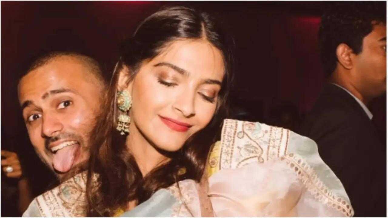Sonam shares RARE picture with romantic note for Anand