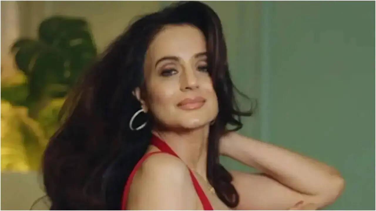 Ameesha Patel CONFIRMS Gadar 3, promises bigger scale