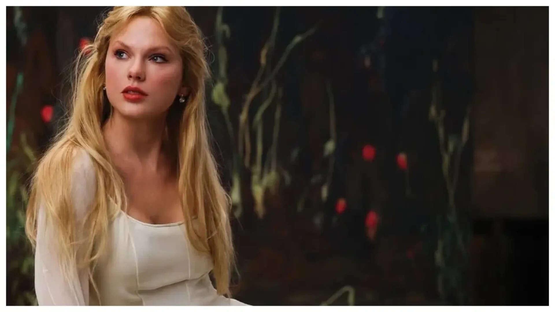 Bride-to-be Taylor Swift creates fan frenzy in NYC - WATCH