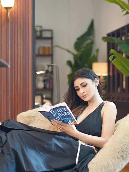 Mouni Roy turns off comments after divorce announcement