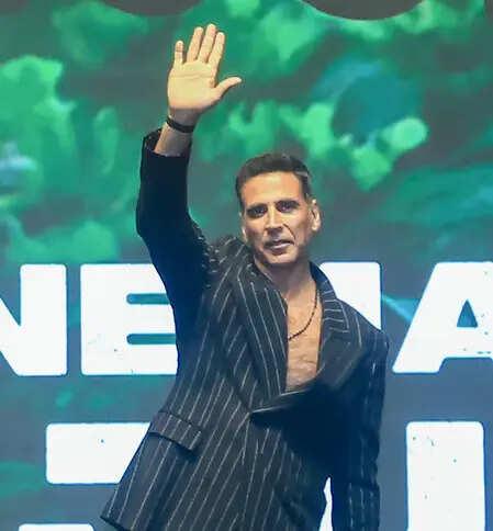 Akshay Kumar explains 'flop actor' remark in 'Welcome to the Jungle'