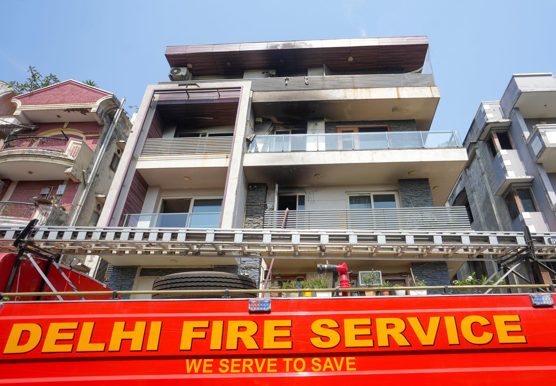 Delhi: Fire in Residential Building Leaves 3–4 Dead, Several Missing