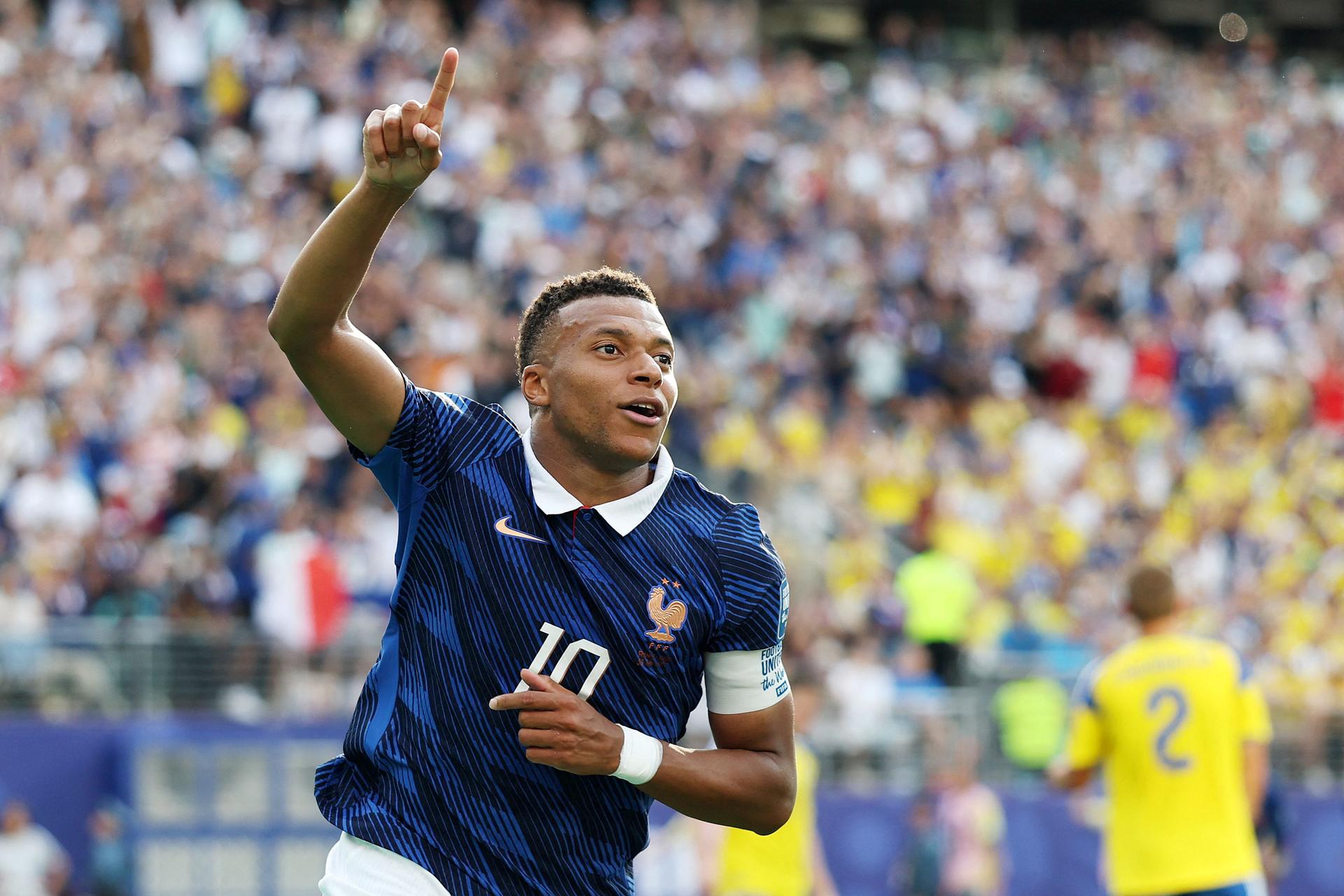 France's Kylian Mbappe Scores His 17th, 18th World Cup Goals; One Back of Messi