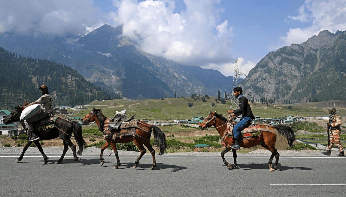 Second Batch of Amarnath Yatra Departs From Jammu; Chanderkote Yatri Niwas Lit Up With Tricolour