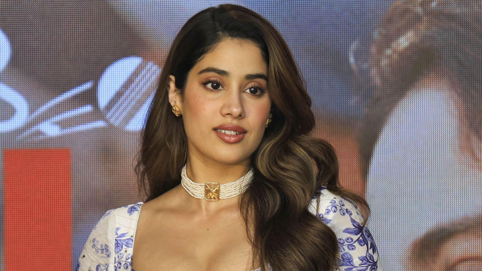 ‘పెద్ది’లో జాన్వీ కపూర్ పాత్రపై విమర్శలకు బుచ్చి బాబు సానా స్పందన