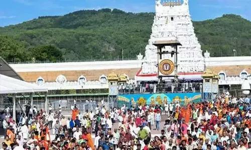 శ్రీవారి దర్శనానికి ఎన్ని గంటల సమయం పడుతుందంటే?