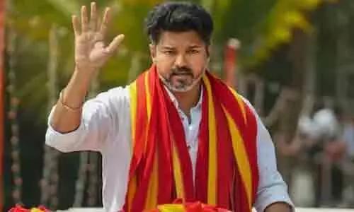 విజయం విజయ్‌దే అంటే అంతా నవ్వారు..