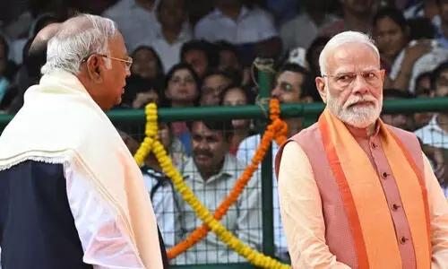 రాజకీయ పార్టీలను భయభ్రాంతులకు గురిచేస్తున్న మోదీ: మల్లికార్జున ఖర్గే