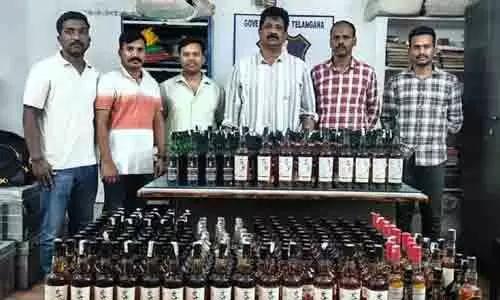 రిటైర్డ్ ఆర్మీ ఉద్యోగి...లిక్కర్ దందా