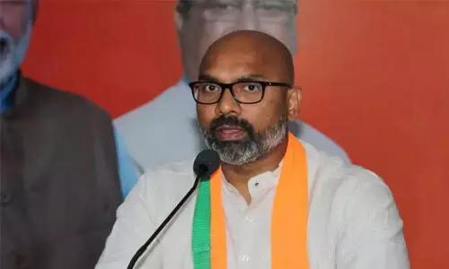 కెసిఆర్ చెప్పినవన్నీ కేంద్ర నిధులతో చేపట్టినవే: ఎంపి ధర్మపురి