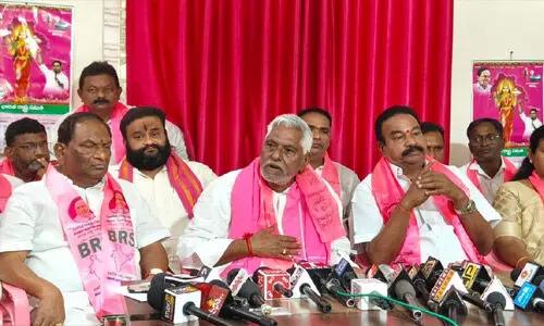 కొసెళ్లేదాక ఉంటవో.. ఊడుతవో తెలియదు