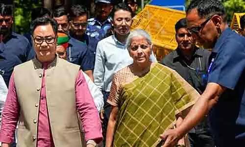 మోడీని అలా అనడం.. దేశానికే అవమానం: ఖర్గేపై ఈసికి ఫిర్యాదు