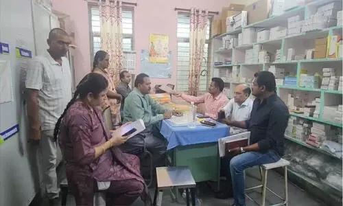 కొండాపూర్ ఏరియా ఆసుపత్రిలో విజిలెన్స్ అధికారుల దాడులు