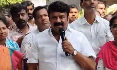 కాంగ్రెస్ ఆర్టిసి కార్మికుల న్యాయమైన డిమాండ్లను పరిష్కరించాలి: తలసాని