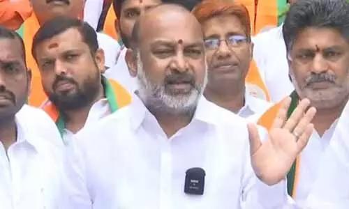 బిఆర్ఎస్ సర్కార్ చేసిన తప్పే కాంగ్రెస్ చేస్తోంది: బండి