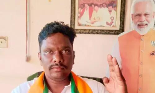 ఉపాధి హామీ పనులు, సీసీ రోడ్ల నిర్మాణాలను అడ్డుకుంటున్న ఎమ్మెల్యే