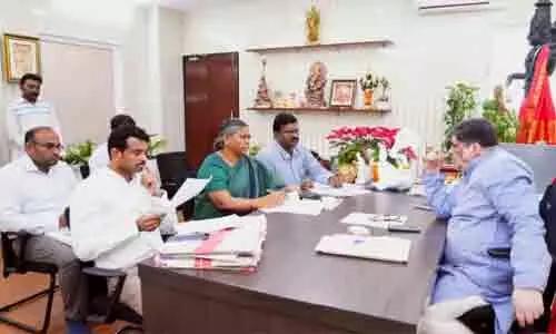బిసి మహిళలకు కుట్టు మిషన్లు