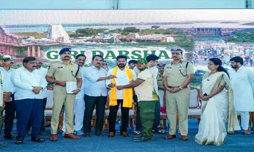 భూ నిర్వాసితులకు అన్యాయం జరగదు