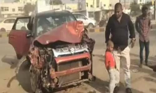 నల్గొండ లో.. కారు బీభత్సం