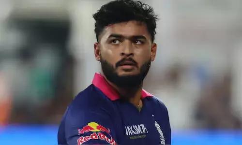డ్రెస్సింగ్‌ రూంలో స్మోకింగ్ వివాదం.. రియాన్ పరాగ్‌కు భారీ జరిమానా