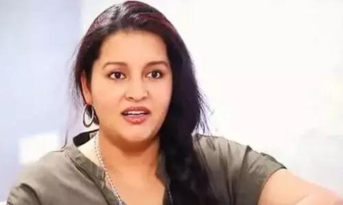 ’కుక్కల రక్తం’ విక్రయాలపై నటి రేణు దేశాయ్ ఆగ్రహం