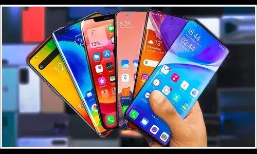 స్మార్ట్‌ఫోన్ కొనాలనుకునేవారికి భారీ షాక్!