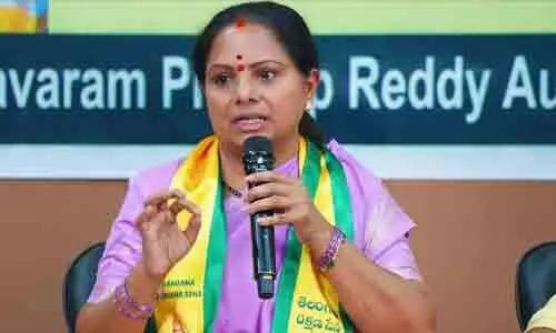 విద్య, వైద్యం ఉచితంగా ఇవ్వకుంటే.. రాళ్లతో కొట్టండి