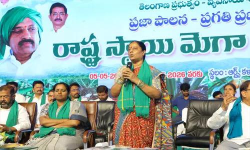 చేతనైతే భద్రాచలం రాముని గుడికి రూ.700 కోట్లు కేటాయించాలి: మంత్రి కొండా సురేఖ